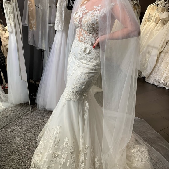 BEAUTIFUL MILA NOVA WEDDING DRESS | NEVER WORN - Picture 6 of 7